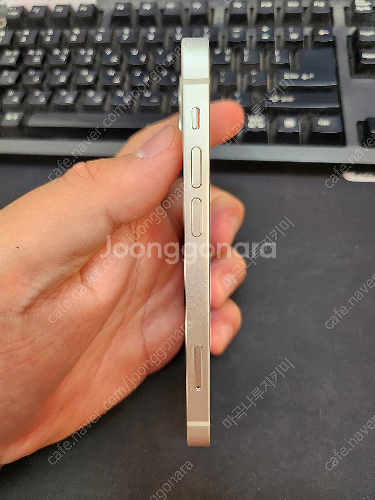 아이폰13미니 화이트 128GB 상태좋은중고 30만팝니다.--3